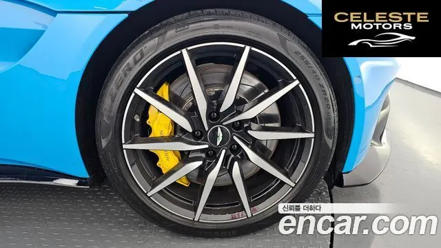 ASTON MARTIN 24.0 V8 Coupé 2019 — photo 5 sur 20