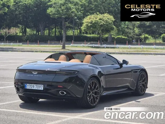 ASTON MARTIN DB12 4.0 V8 2025 — photo 2 sur 26