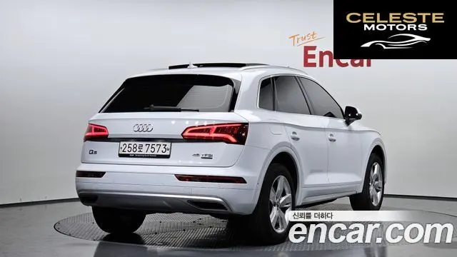 AUDI Q5 (FY) 45 TFSI Quattro Premium 2020 — photo 2 sur 20