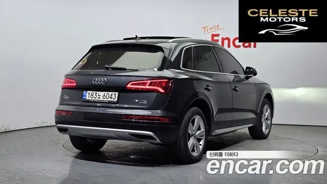 AUDI Q5 (FY) 45 TFSI Quattro Premium 2020 — photo 2 sur 20