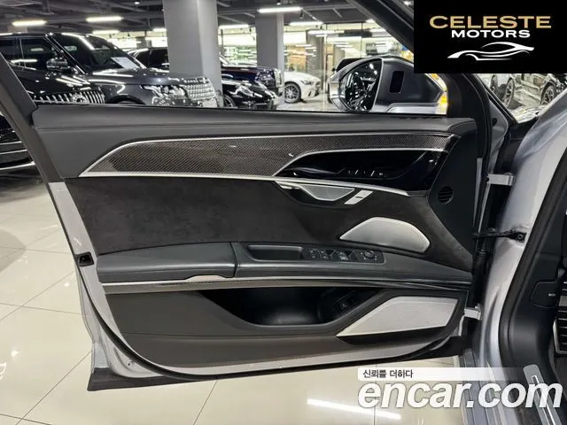AUDI S8 (D5) 4.0 TFSI Quattro LWB 2020 — photo 11 sur 26