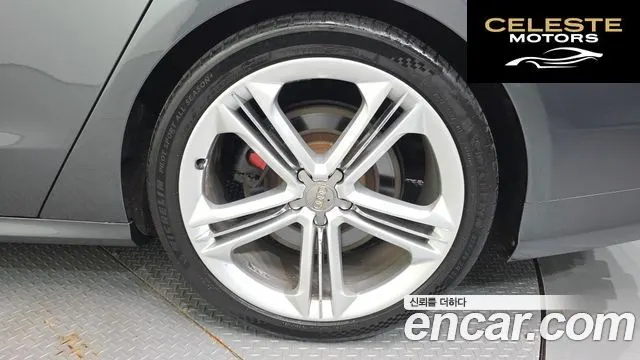 AUDI S8 4.0 TFSI Quattro 2013 — photo 5 sur 20