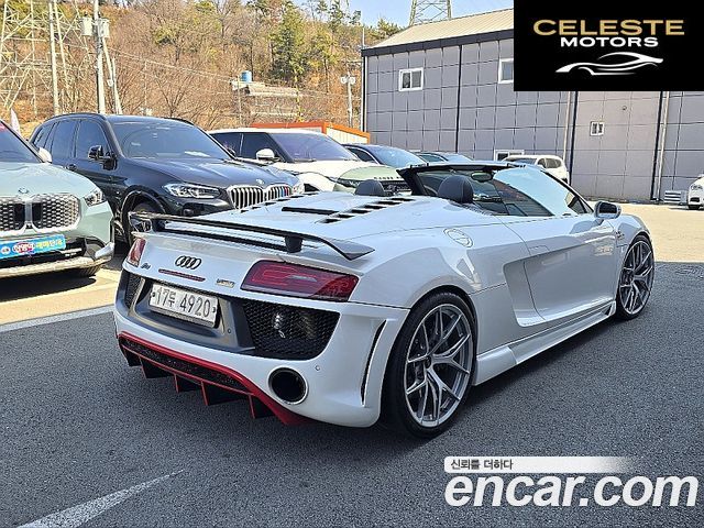 AUDI R8 5.2 V10 Spyder 2015 — photo 4 sur 26