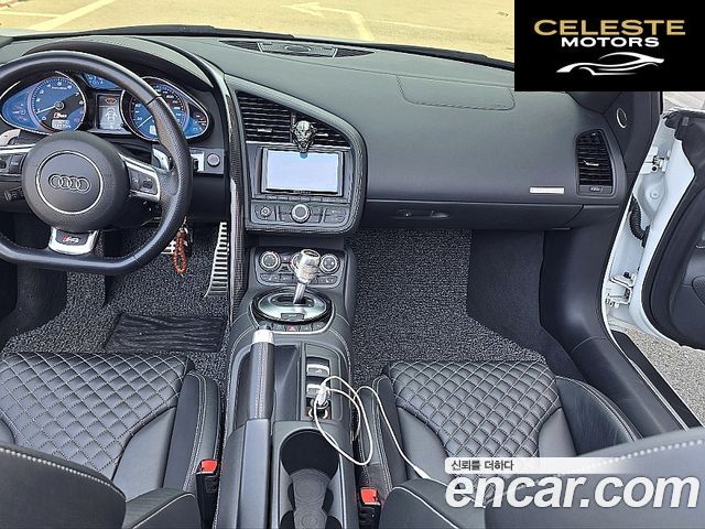 AUDI R8 5.2 V10 Spyder 2015 — photo 8 sur 26
