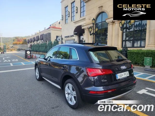 AUDI Q5 (FY) 45 TFSI Quattro Premium 2020 — photo 2 sur 26