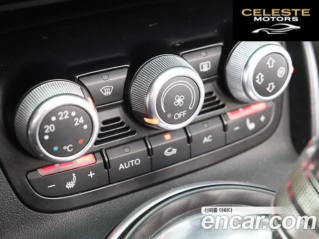 AUDI R8 5.2 V10 Spyder 2012 — photo 12 sur 26