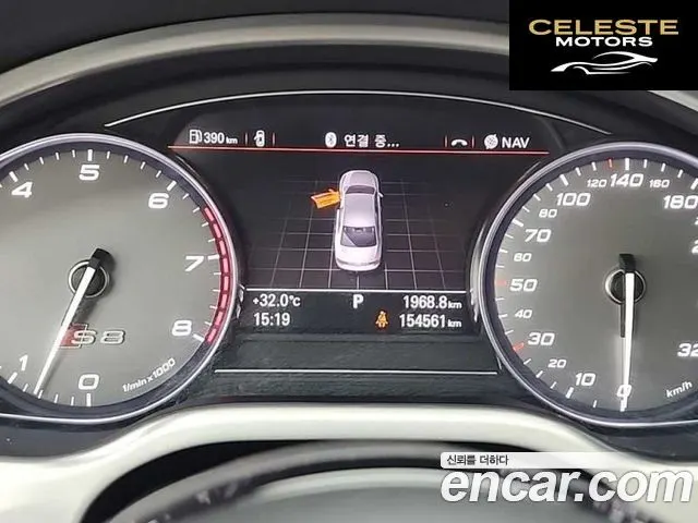 AUDI S8 4.0 TFSI Quattro 2013 — photo 6 sur 25