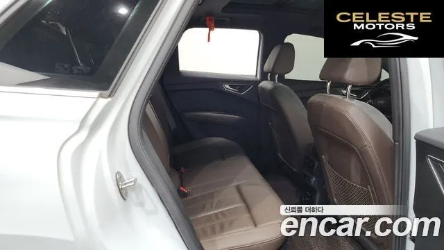 AUDI Q4 e-(F4) 40 Premium 2022 — photo 12 sur 20