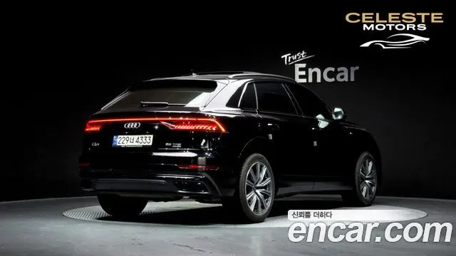 AUDI Q8 (4M) 55 TFSI Quattro Premium 2021 — photo 2 sur 20