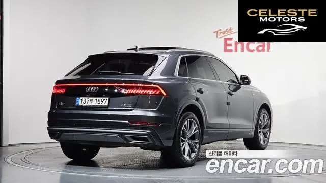 AUDI Q8 (4M) 50 TDI Quattro Premium 2021 — photo 2 sur 26