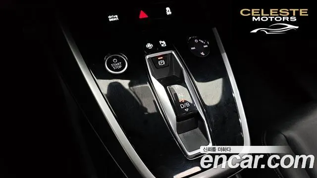 AUDI Q4 e-(F4) 40 Premium 2022 — photo 9 sur 20