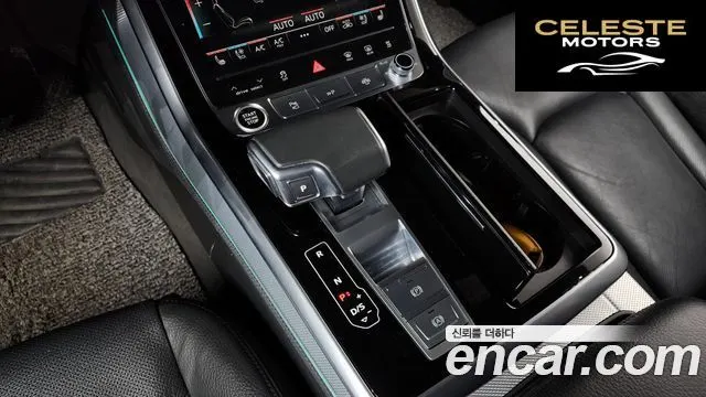 AUDI Q8 (4M) 45 TDI Quattro Premium 2021 — photo 8 sur 20