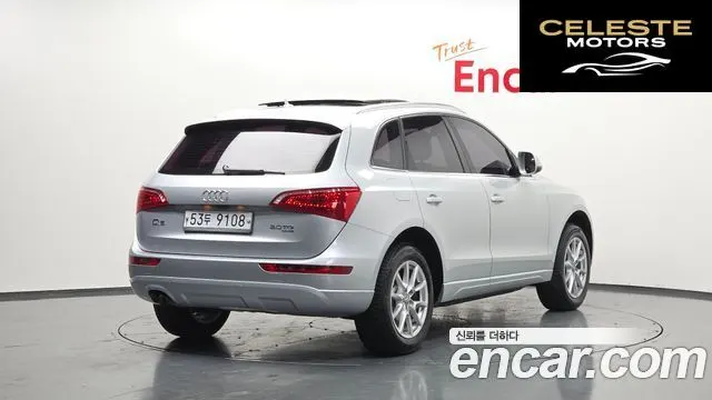 AUDI Q5 2.0 TDI Quattro 2012 — photo 2 sur 20