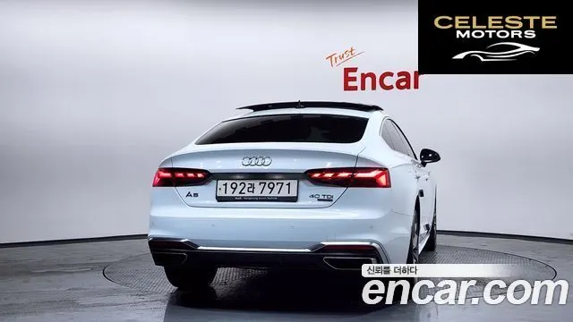 AUDI A5 (F5) 40 TDI Quattro Premium Sportback 2021 — photo 4 sur 20