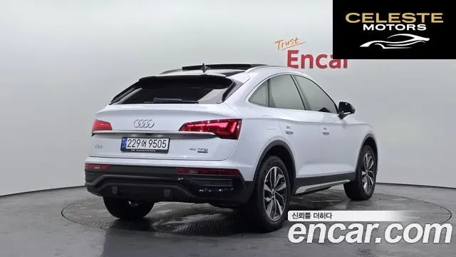 AUDI Q5 (FY) 45 TFSI Quattro Sportback 2022 — photo 2 sur 20