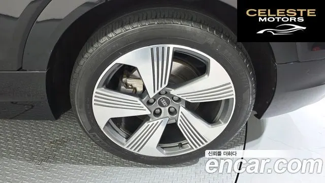 AUDI e-55 Quattro Sportback 2021 — photo 5 sur 26