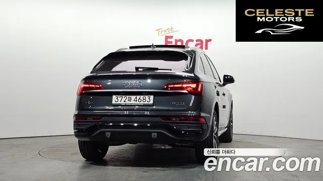 AUDI Q5 (FY) 45 TFSI Quattro Sportback 2023 — photo 4 sur 20