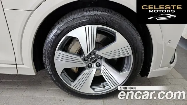 AUDI e-55 Quattro Sportback 2022 — photo 5 sur 20