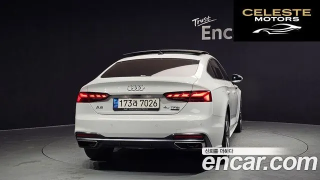AUDI A5 (F5) 40 TFSI Quattro Sportback 2021 — photo 4 sur 20