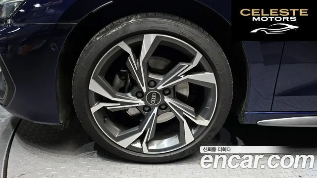 AUDI A3 (8Y) 40 TFSI Premium 2025 — photo 5 sur 20