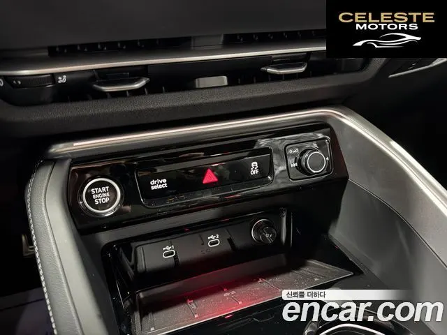 AUDI Q5 (80A) 40 TDI Quattro S Line Noir Edition 2025 — photo 9 sur 21