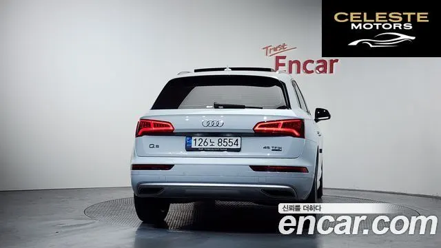 AUDI Q5 (FY) 45 TFSI Quattro Premium 2020 — photo 4 sur 20