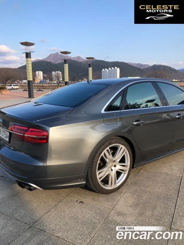 AUDI S8 4.0 TFSI Quattro 2016 — photo 2 sur 21