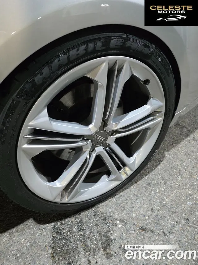 AUDI A8 4.2 FSI Quattro LWB 2012 — photo 8 sur 18