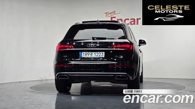 AUDI Q5 (FY) 45 TFSI Quattro Premium 2021 — photo 4 sur 26