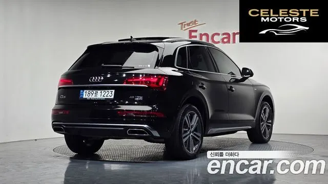 AUDI Q5 (FY) 45 TFSI Quattro Premium 2021 — photo 2 sur 26
