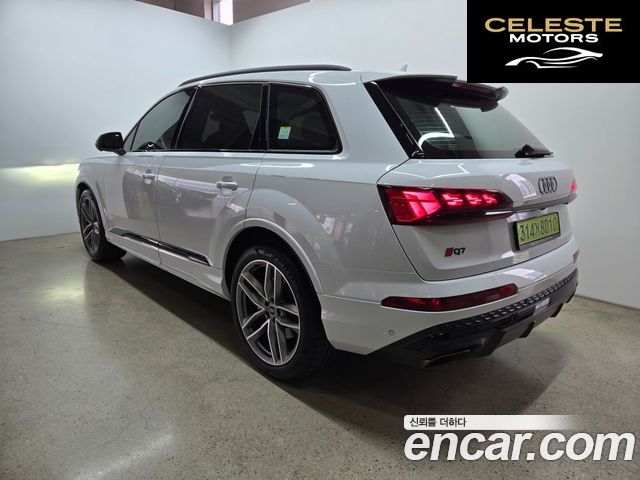 AUDI Q7 (4M) 55 TFSI Quattro Premium 2025 — photo 2 sur 24