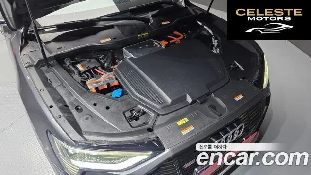 AUDI e-55 Quattro Sportback 2022 — photo 6 sur 26