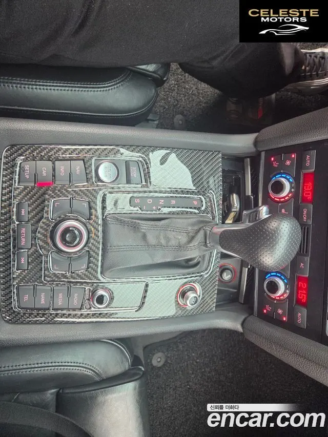 AUDI Q7 4.2 FSI Quattro 2010 — photo 12 sur 26