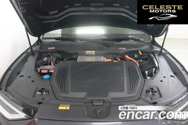 AUDI Q8 e-(GE) 55 Quattro Sportback 2024 — photo 6 sur 26