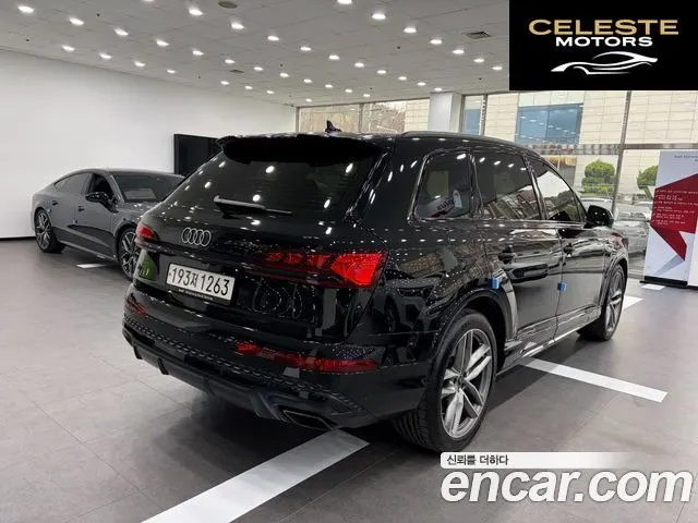 AUDI Q7 (4M) 55 TFSI Quattro Premium 2025 — photo 2 sur 26