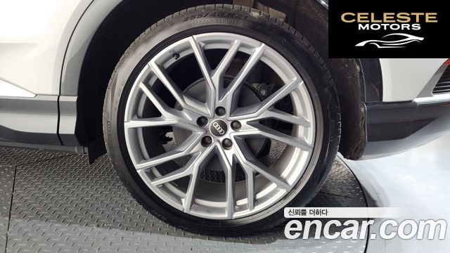 AUDI Q4 e-(F4) 45 Premium 2025 — photo 6 sur 36