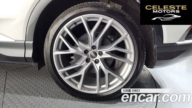 AUDI Q4 e-(F4) 45 Premium 2025 — photo 6 sur 36
