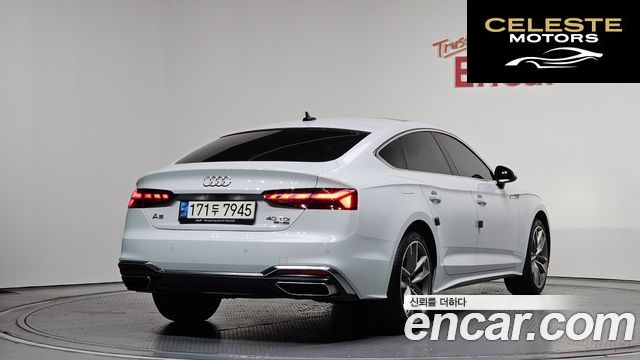 AUDI A5 (F5) 40 TDI Quattro Premium Sportback 2021 — photo 2 sur 36