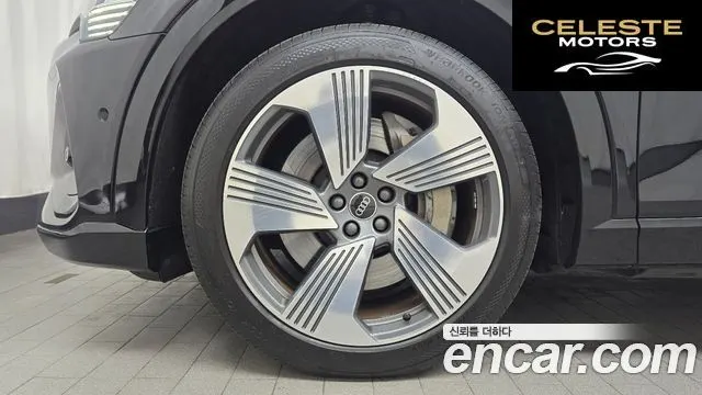 AUDI e-55 Quattro Sportback 2021 — photo 5 sur 35