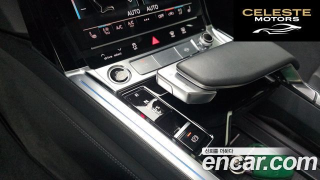 AUDI e-55 Quattro Sportback 2021 — photo 12 sur 37