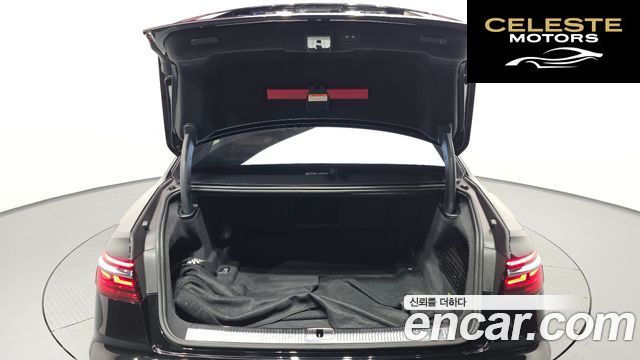 AUDI A8 (D5) 55 TFSI Quattro LWB 2021 — photo 34 sur 37