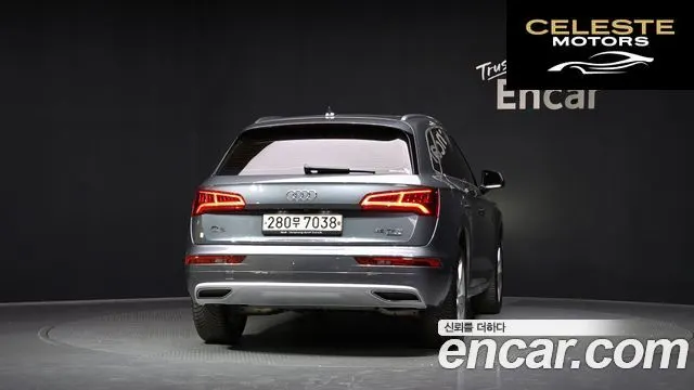 AUDI Q5 (FY) 45 TFSI Quattro Premium 2020 — photo 4 sur 32