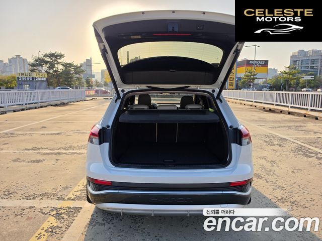 AUDI Q4 e-(F4) 40 Premium 2023 — photo 9 sur 26