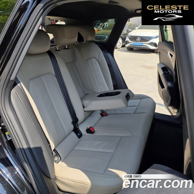 AUDI Q4 e-(F4) 40 Premium 2022 — photo 11 sur 26