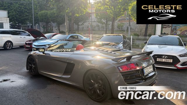 AUDI R8 5.2 V10 Spyder 2012 — photo 2 sur 14