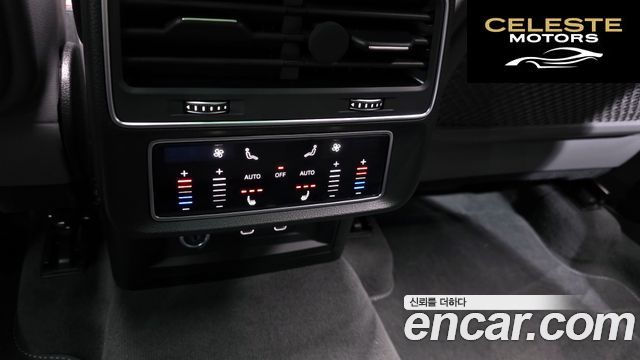 AUDI Q8 (4M) 55 TFSI Quattro Premium 2023 — photo 31 sur 35