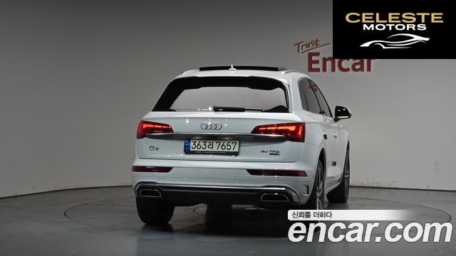 AUDI Q5 (FY) 45 TFSI Quattro Premium 2021 — photo 3 sur 32