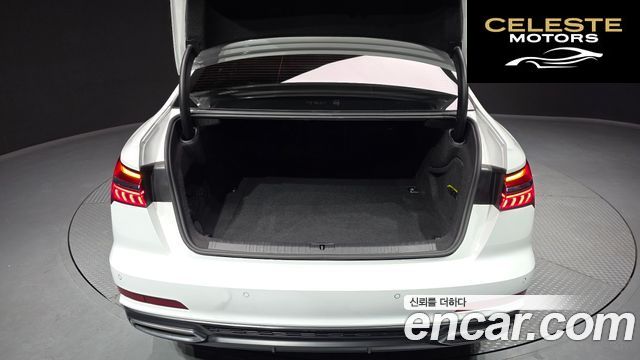 AUDI A6 (C8) 45 TFSI Premium 2021 — photo 26 sur 34