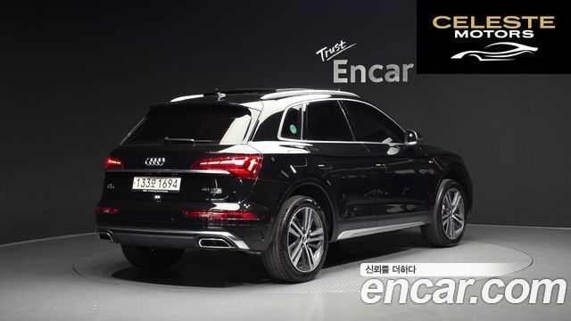 AUDI Q5 (FY) 45 TFSI Quattro Premium 2021 — photo 2 sur 20