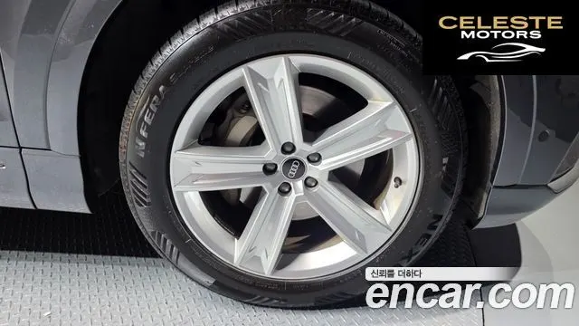 AUDI Q8 (4M) 45 TDI Quattro Premium 2021 — photo 7 sur 45